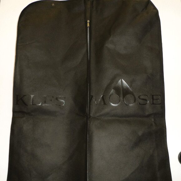 Moose Knuckles Dust Black garment bag - NEW - Picture 3 of 4